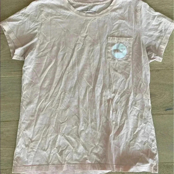 Vineyard Vines Tops - Vineyard vines short sleeve tee medium
